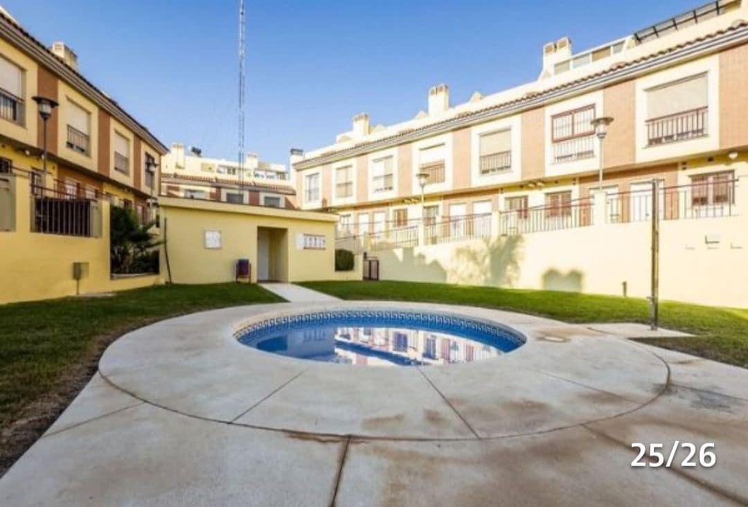3 camera da letto Villetta a Schiera da affittare in Velez-Malaga con piscina garage - 1.500 € (Rif: 9538989)