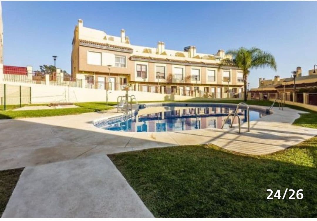 3 camera da letto Villetta a Schiera da affittare in Velez-Malaga con piscina garage - 1.500 € (Rif: 9538989)