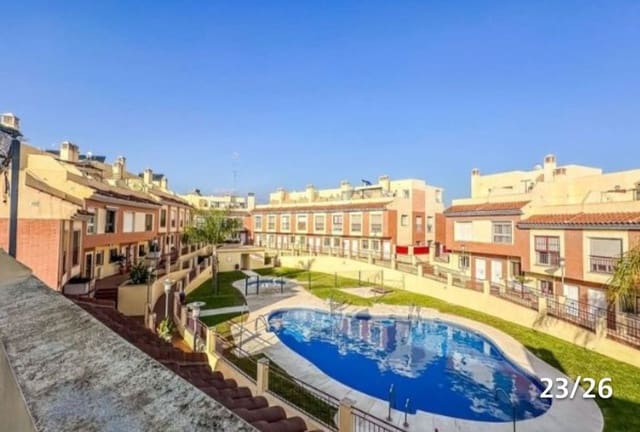 3 camera da letto Villetta a Schiera da affittare in Vélez-Málaga con piscina garage - 1.500 € (Rif: 9538989)