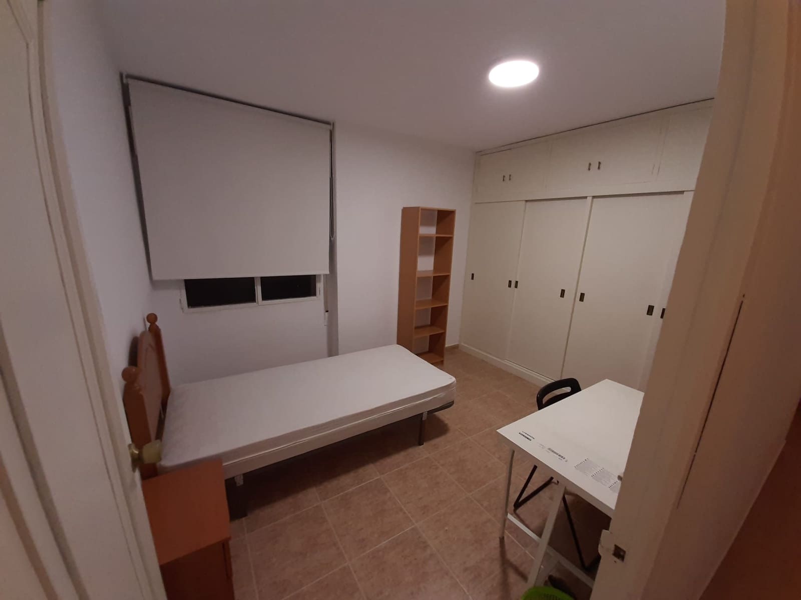 4 sovrum Lägenhet att hyra i Malaga stad - 1 350 € (Ref: 9540572)
