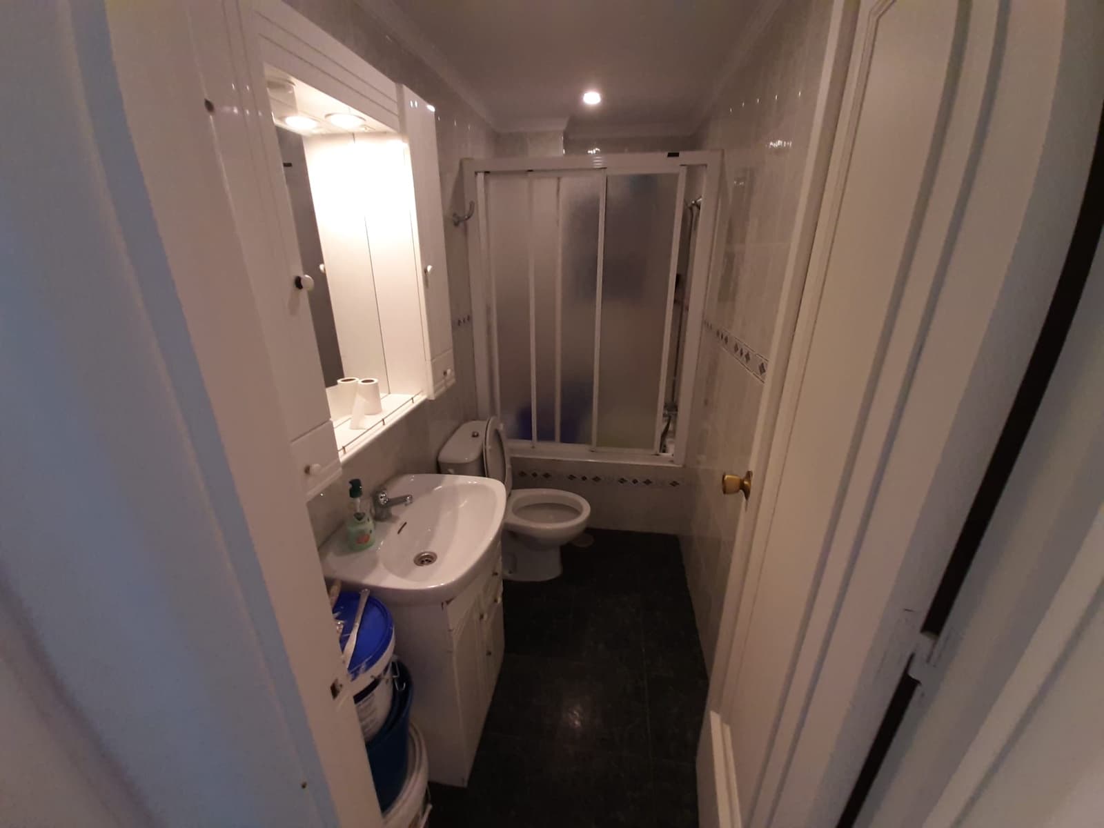 4 sovrum Lägenhet att hyra i Malaga stad - 1 350 € (Ref: 9540572)