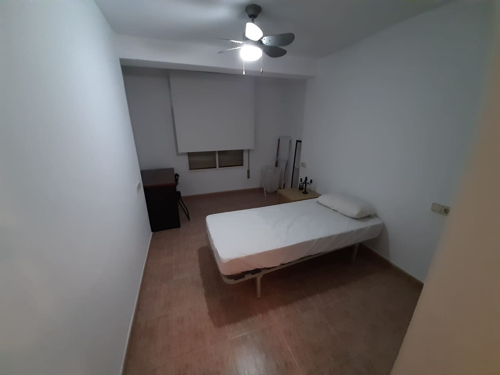 4 sovrum Lägenhet att hyra i Malaga stad - 1 350 € (Ref: 9540572)