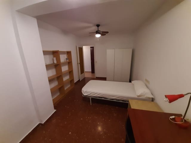 4 Zimmer Wohnung zu vermieten in La Victoria, Málaga Stadt - 1.350 € (Ref: 9540572)