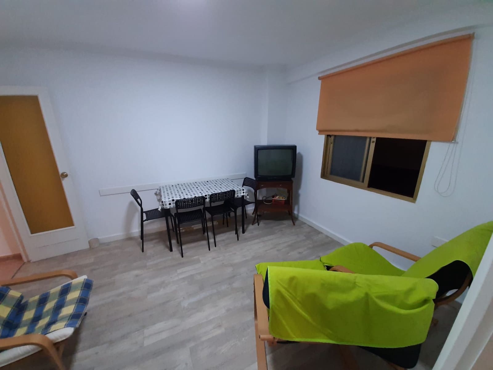 4 sovrum Lägenhet att hyra i Malaga stad - 1 350 € (Ref: 9540572)