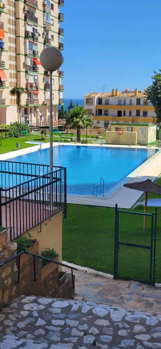 Estúdio para arrendar em Benalmadena com piscina - 850 € (Ref: 9571841)