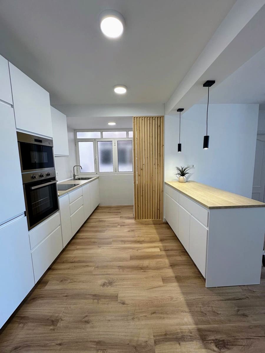 2 bedroom Flat for rent in Malaga city - € 1,700 (Ref: 9610594)