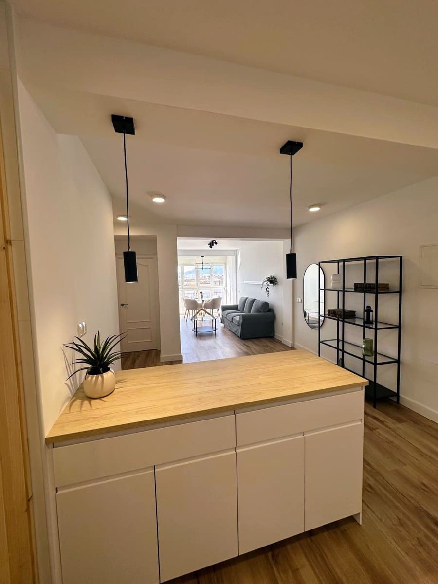 2 bedroom Flat for rent in Malaga city - € 1,700 (Ref: 9610594)