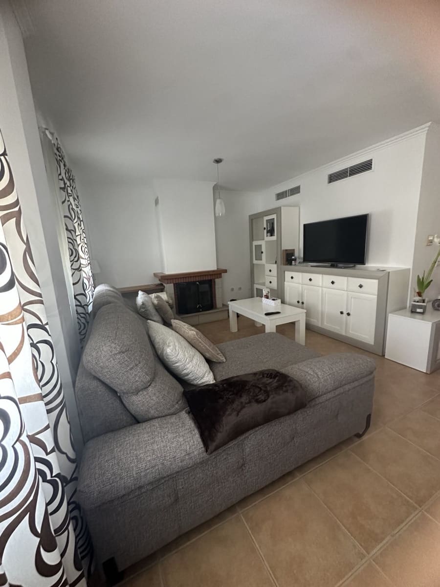 3 sypialnia Dom szeregowy do wynajęcia w Alhaurin de la Torre z basenem garażem - 1 850 € (Ref: 9624119)