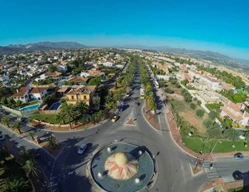 3 sypialnia Dom szeregowy do wynajęcia w Alhaurin de la Torre z basenem garażem - 1 850 € (Ref: 9624119)