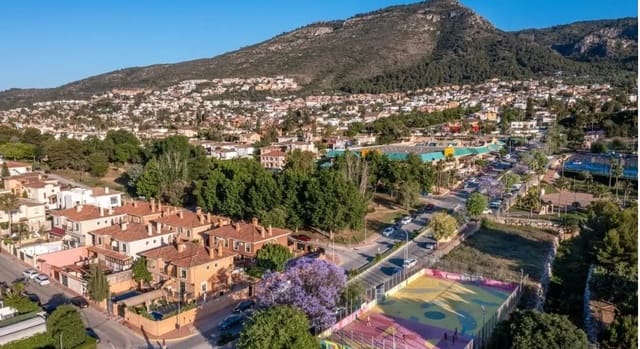 3 sypialnia Dom szeregowy do wynajęcia w Alhaurín de la Torre z basenem garażem - 1 850 € (Ref: 9624119)