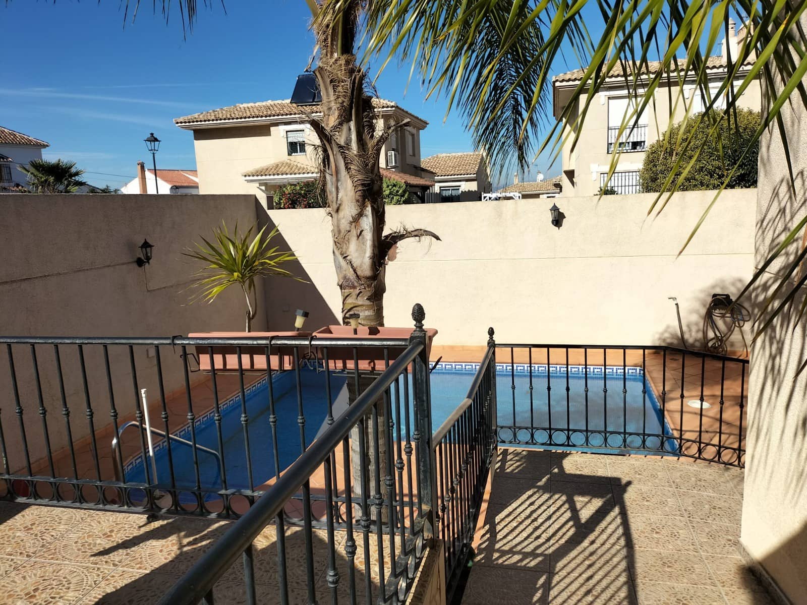 3 sypialnia Dom szeregowy do wynajęcia w Alhaurin de la Torre z basenem garażem - 1 850 € (Ref: 9624119)