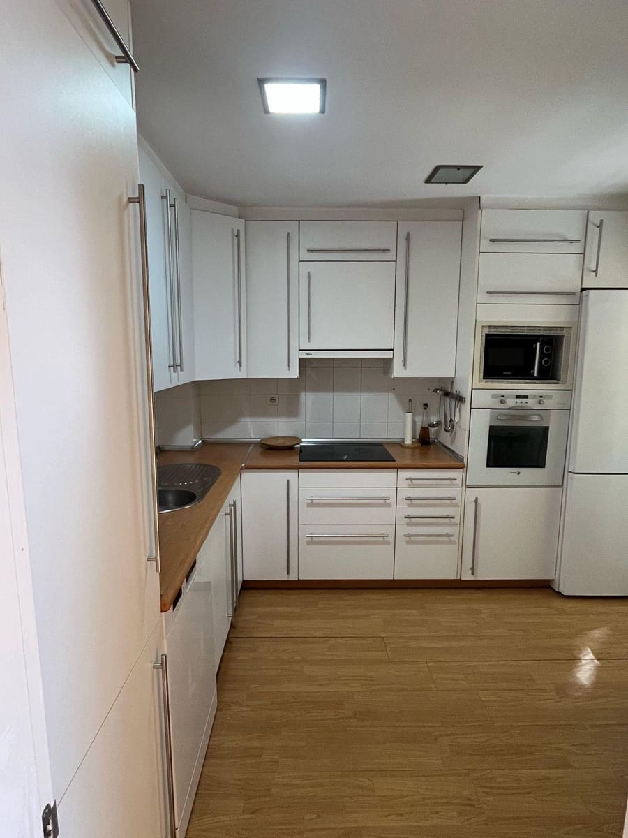 3 soveværelse Rækkehus til leje i Benalmadena med swimmingpool garage - € 1.750 (Ref: 9641053)