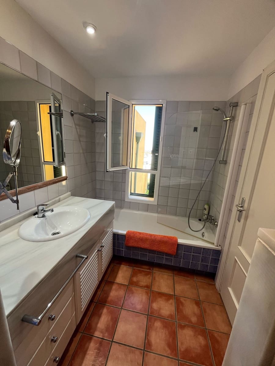 3 soveværelse Rækkehus til leje i Benalmadena med swimmingpool garage - € 1.750 (Ref: 9641053)