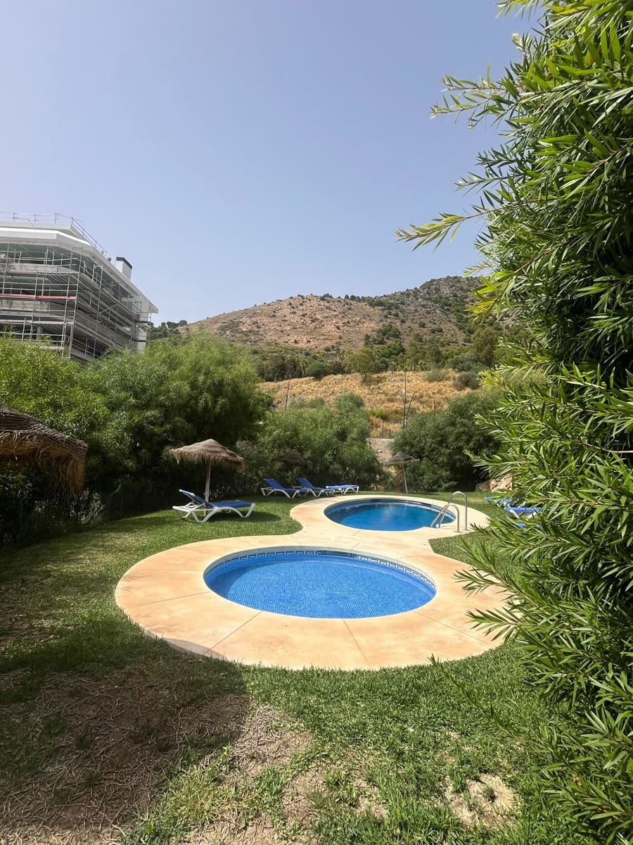 3 soveværelse Rækkehus til leje i Benalmadena med swimmingpool garage - € 1.750 (Ref: 9641053)