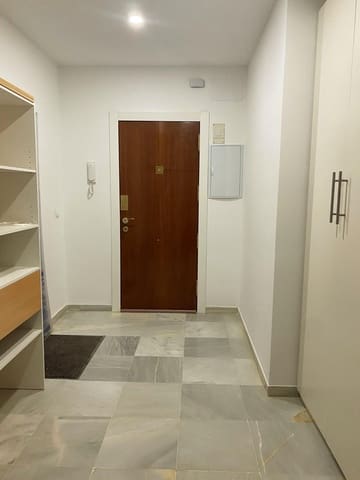 Loft for rent in La Princesa, Málaga city - € 1,000 (Ref: 9649959)