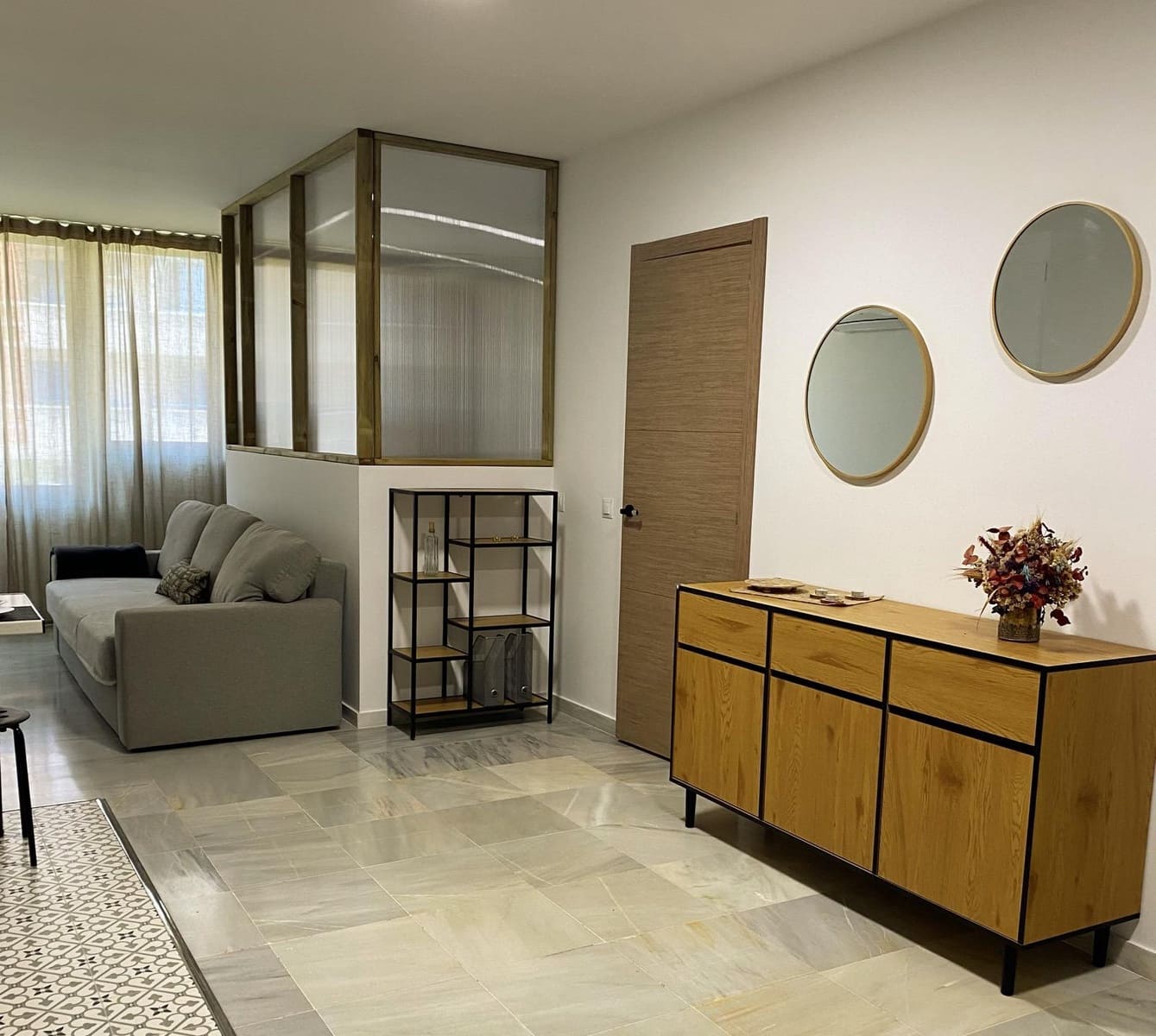 Loft for rent in Malaga city - € 1,000 (Ref: 9649959)