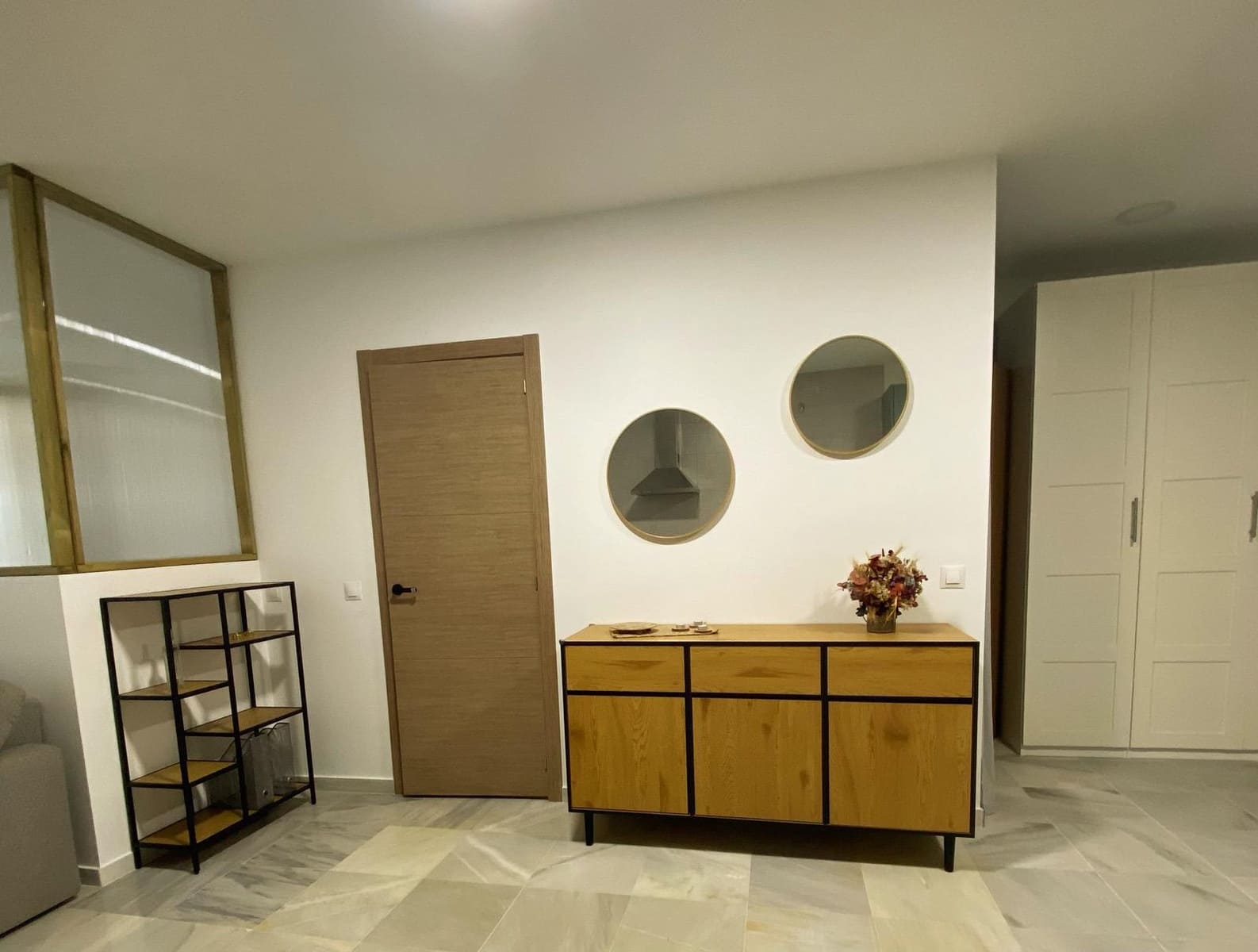 Loft for rent in Malaga city - € 1,000 (Ref: 9649959)