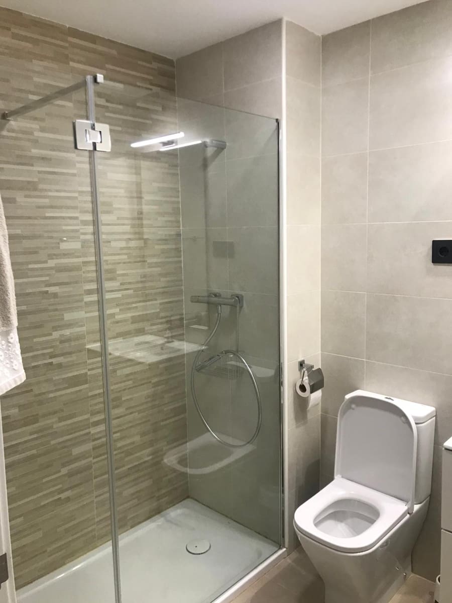 2 makuuhuone Asunto vuokrattavana paikassa Malaga kaupunki mukana uima-altaan - 1 550 € (Ref: 9665476)