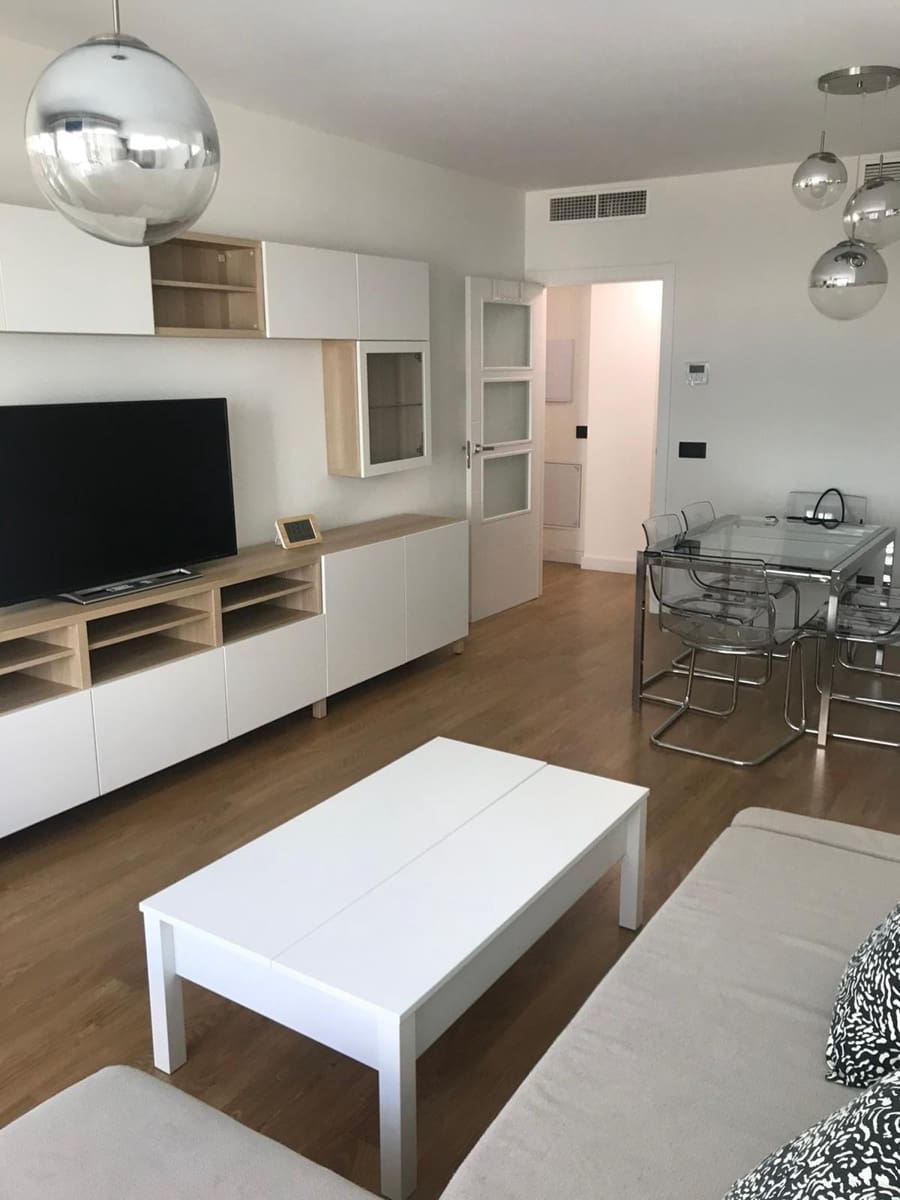 2 makuuhuone Asunto vuokrattavana paikassa Malaga kaupunki mukana uima-altaan - 1 550 € (Ref: 9665476)