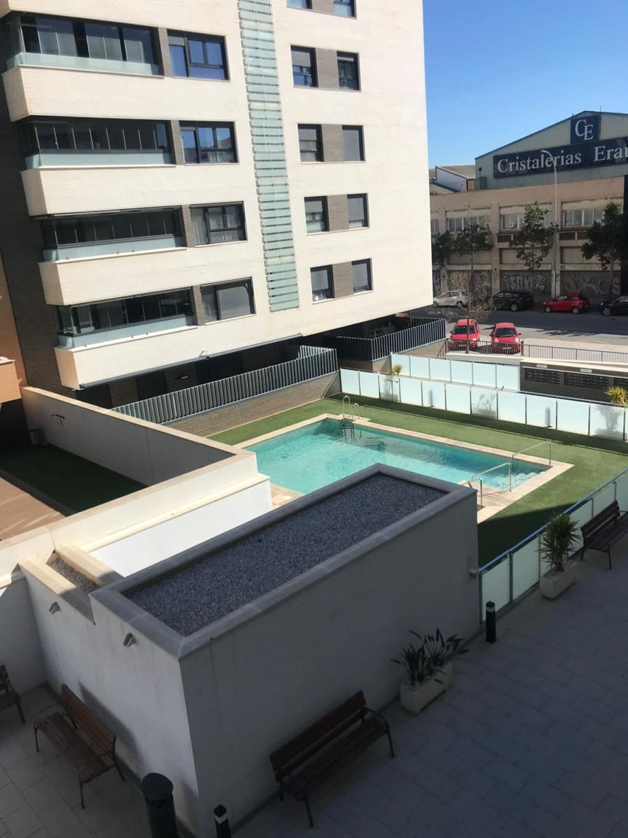 2 makuuhuone Asunto vuokrattavana paikassa Malaga kaupunki mukana uima-altaan - 1 550 € (Ref: 9665476)