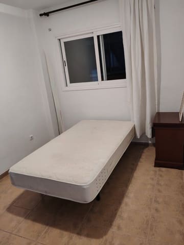 Ático de 2 habitaciones en Zona Puerto Deportivo, Fuengirola en alquiler - 1.500 € (Ref: 9665535)