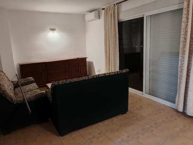 Ático de 2 habitaciones en Zona Puerto Deportivo, Fuengirola en alquiler - 1.500 € (Ref: 9665535)