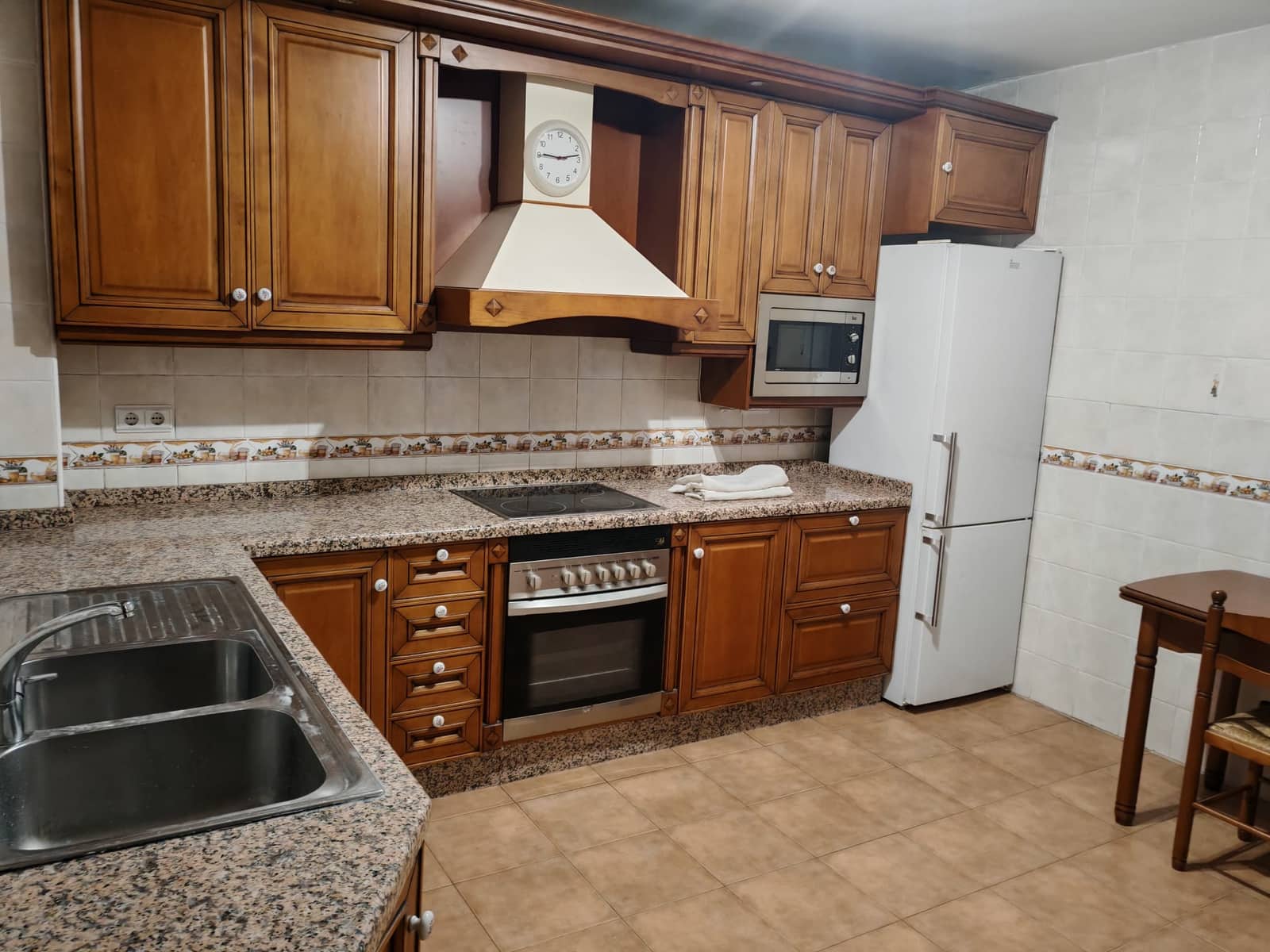 Ático de 2 habitaciones en Fuengirola en alquiler - 1.500 € (Ref: 9665535)