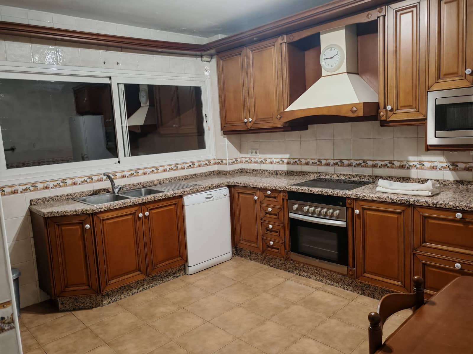 Ático de 2 habitaciones en Fuengirola en alquiler - 1.500 € (Ref: 9665535)