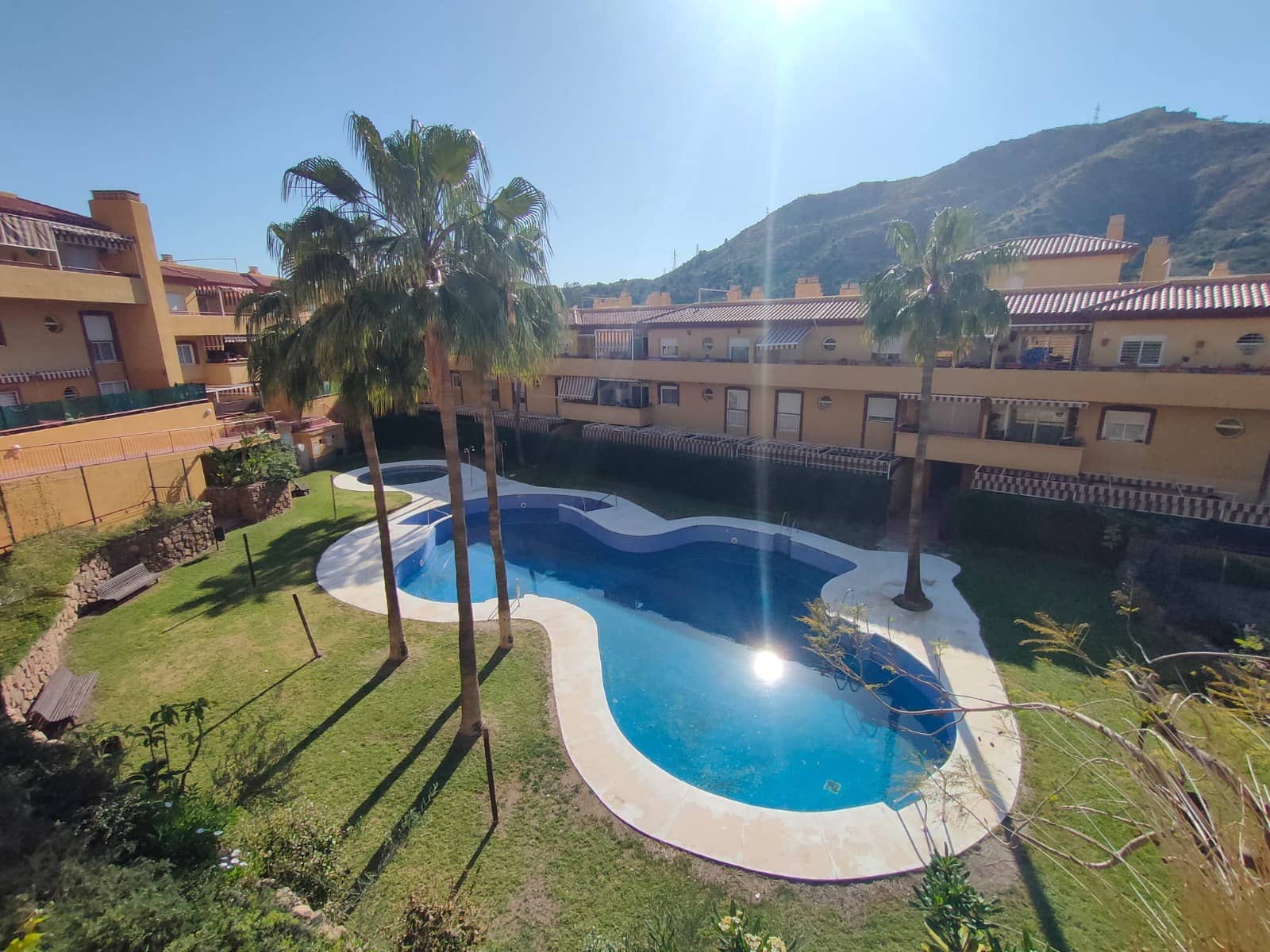 2 slaapkamer Flat te huur in Rincon de la Victoria met zwembad garage - € 1.250 (Ref: 9676549)