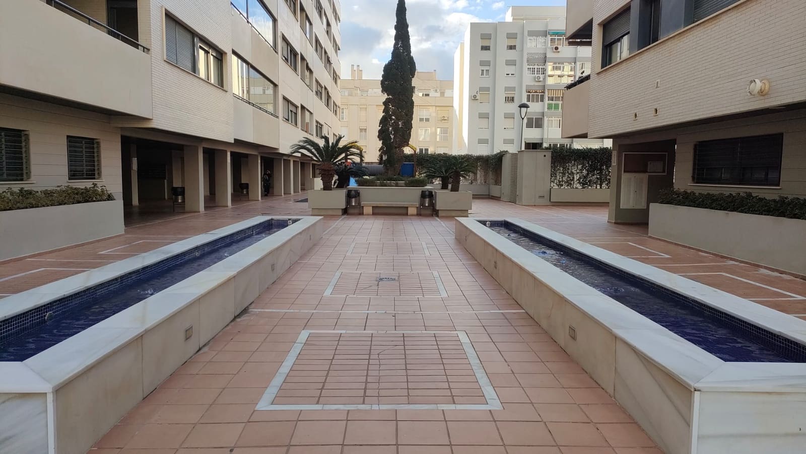 2 slaapkamer Flat te huur in Malaga stad met zwembad - € 1.400 (Ref: 9677893)