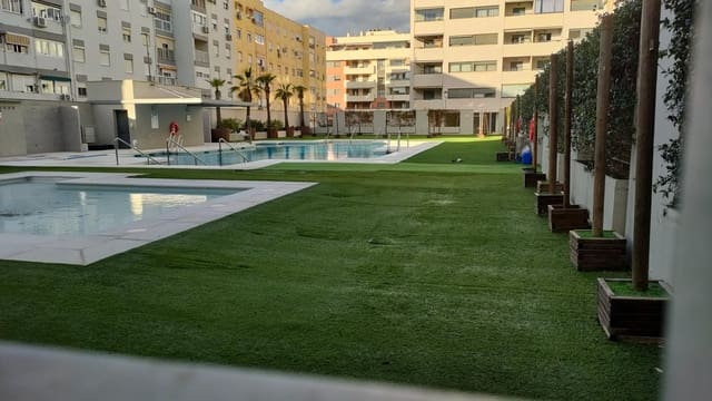 2 slaapkamer Flat te huur in Mainake, Málaga stad met zwembad - € 1.400 (Ref: 9677893)