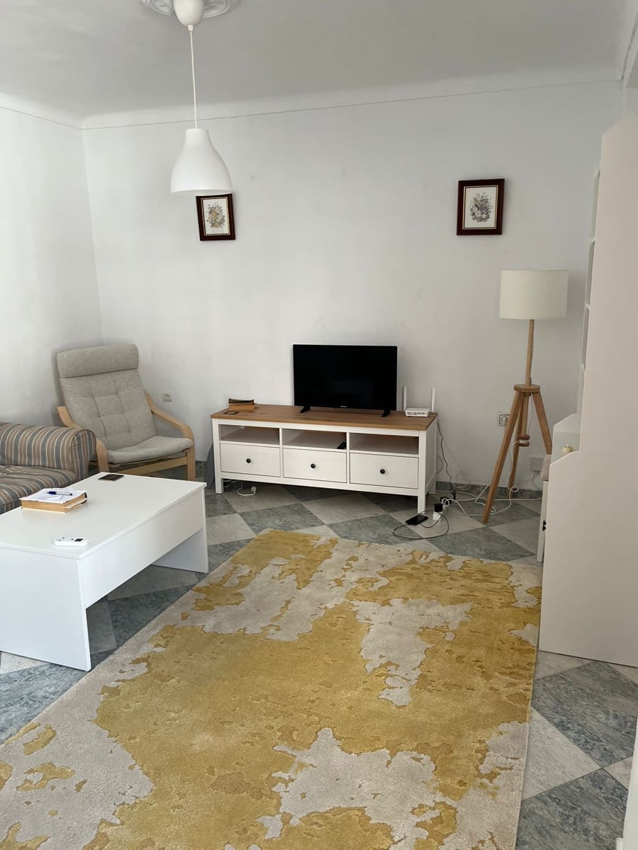 2 bedroom Townhouse for rent in Alora - € 700 (Ref: 9700145)