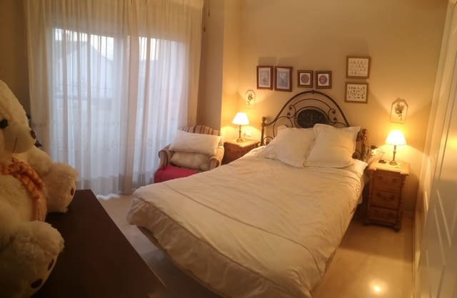 3 bedroom Terraced Villa for rent in Zona Puerto Deportivo, Fuengirola with pool - € 1,800 (Ref: 9715473)