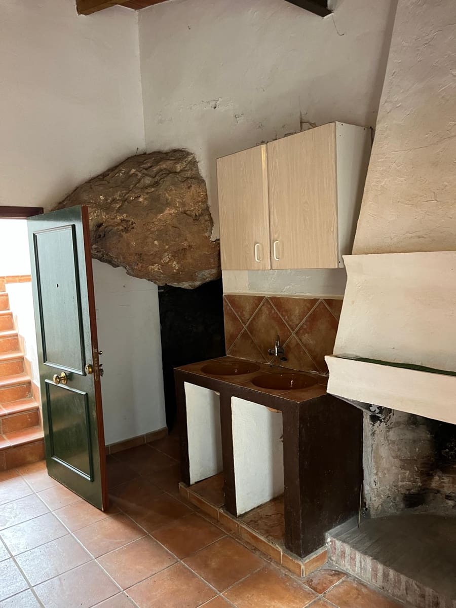 Undeveloped Land for rent in Comares - € 400 (Ref: 9727576)