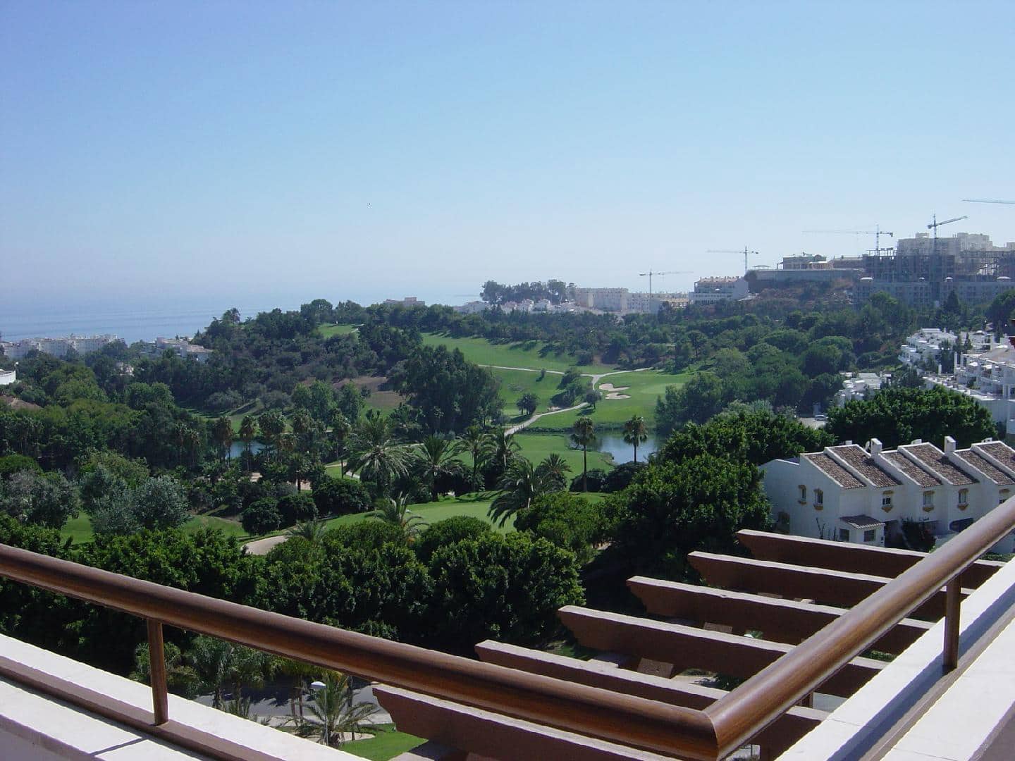 4 bedroom Penthouse for rent in Torrequebrada with pool garage - € 2,500 (Ref: 9727653)