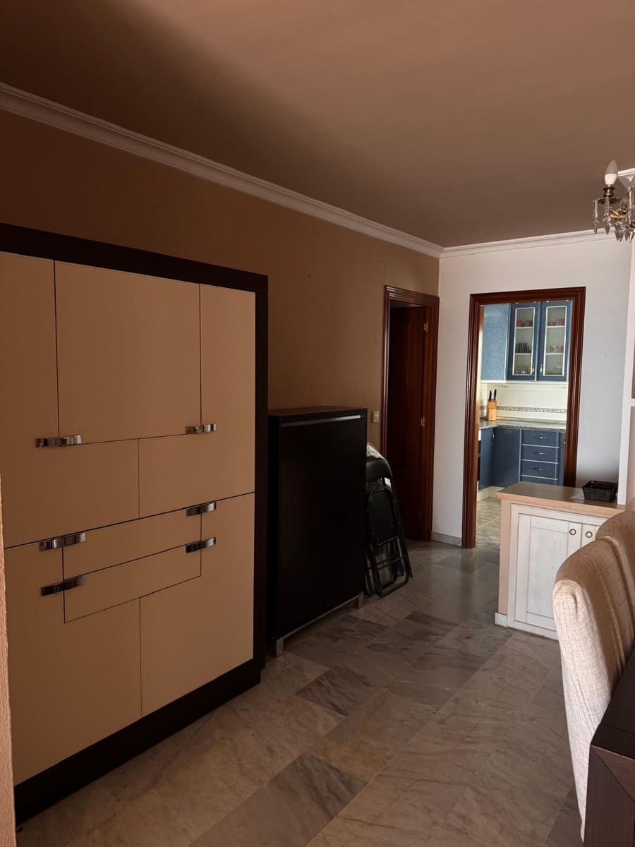 3 bedroom Flat for rent in Rincon de la Victoria - € 1,200 (Ref: 9747360)