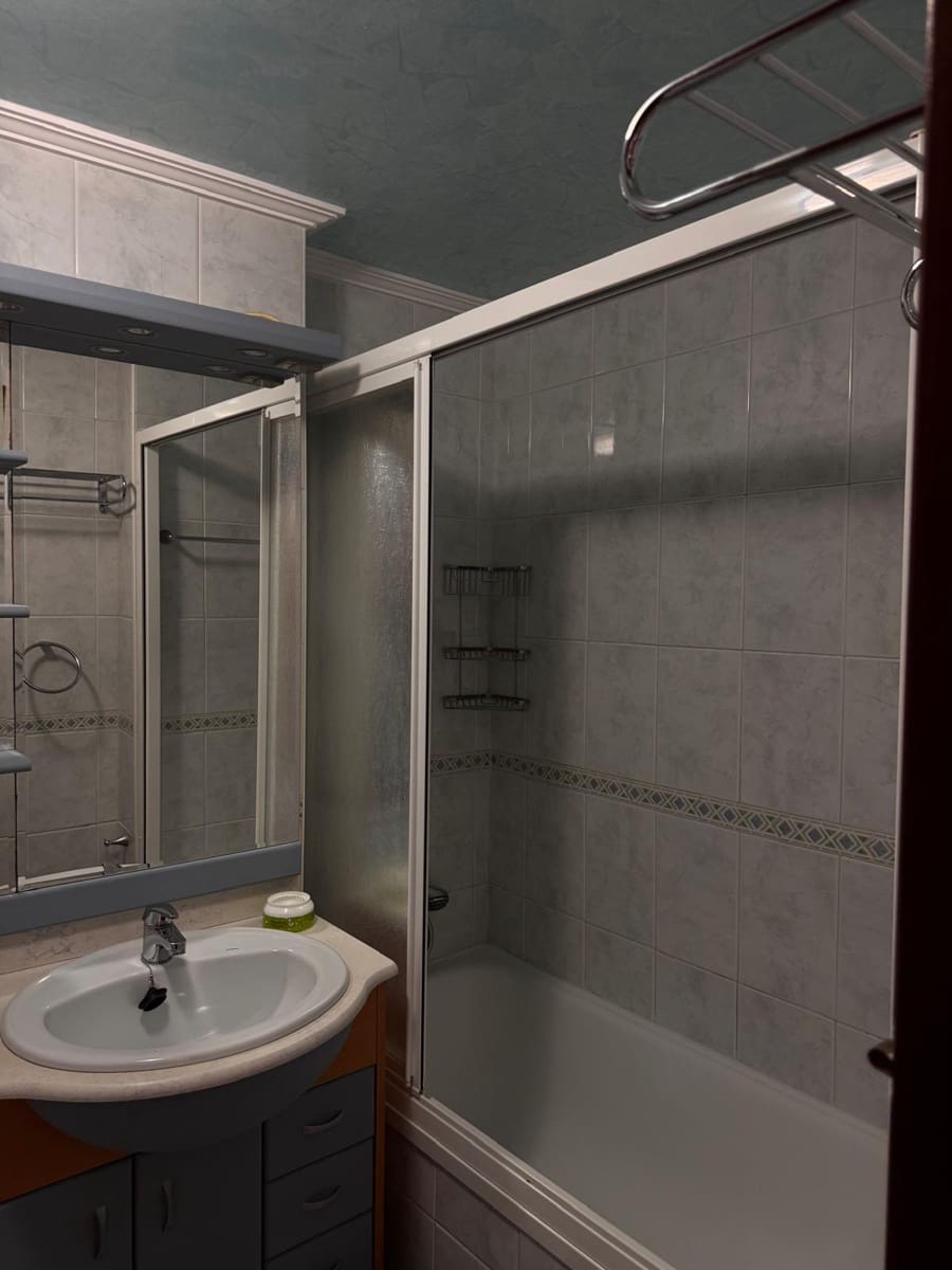 3 bedroom Flat for rent in Rincon de la Victoria - € 1,200 (Ref: 9747360)