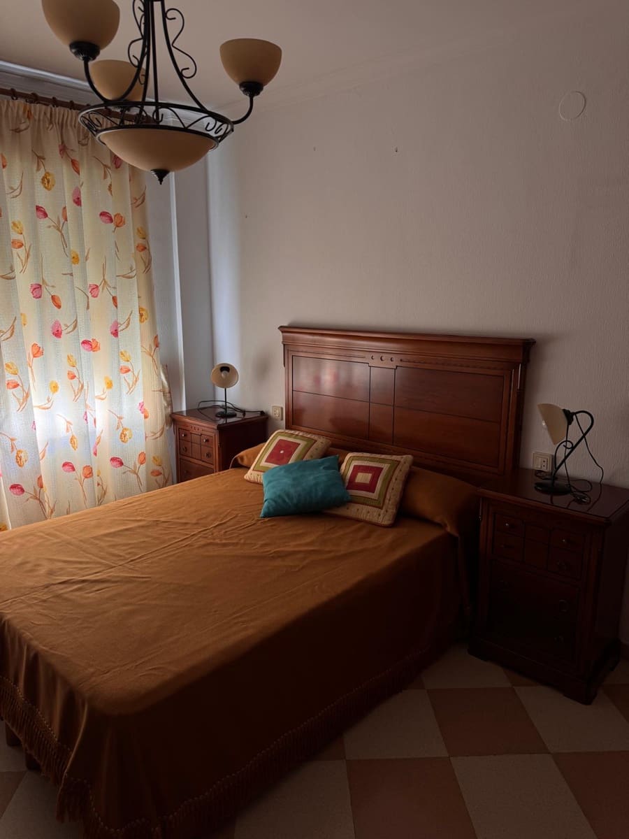 3 bedroom Flat for rent in Rincon de la Victoria - € 1,200 (Ref: 9747360)