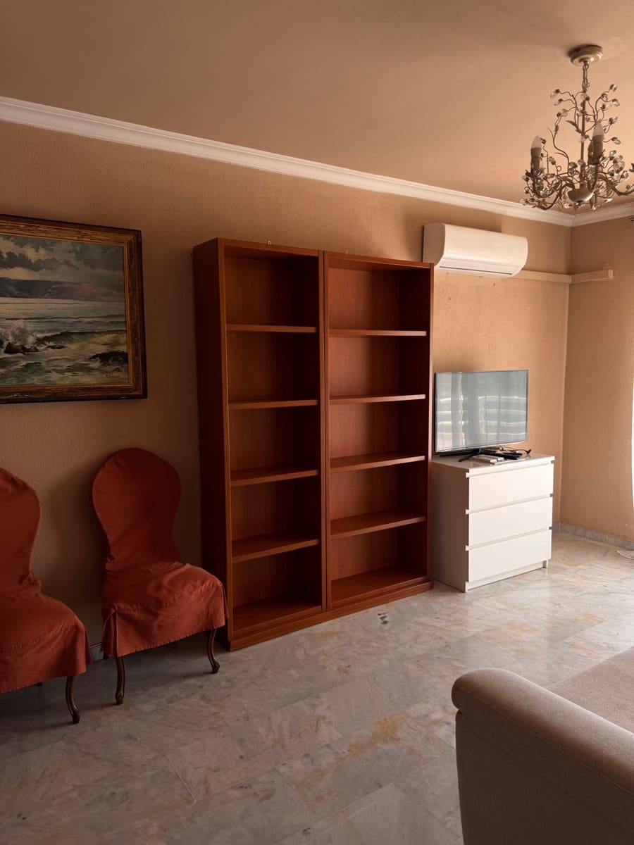 3 bedroom Flat for rent in Rincon de la Victoria - € 1,200 (Ref: 9747360)