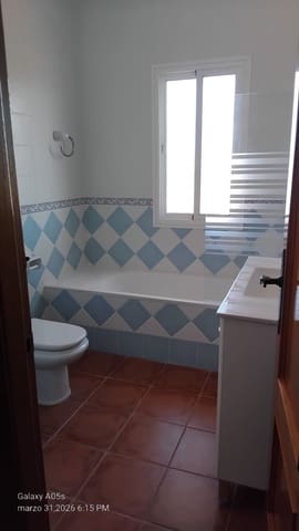 4 bedroom Villa for rent in Benajarafe, Vélez-Málaga - € 3,245 (Ref: 9748341)