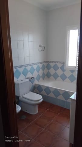 4 bedroom Villa for rent in Benajarafe, Vélez-Málaga - € 3,245 (Ref: 9748341)