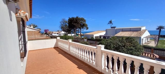 4 bedroom Villa for rent in Benajarafe, Vélez-Málaga - € 3,245 (Ref: 9748341)