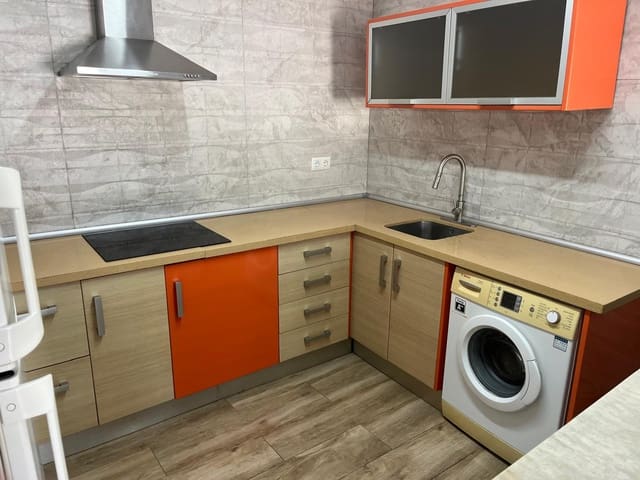 2 bedroom Apartment for rent in Canillas de Aceituno - € 700 (Ref: 9770101)