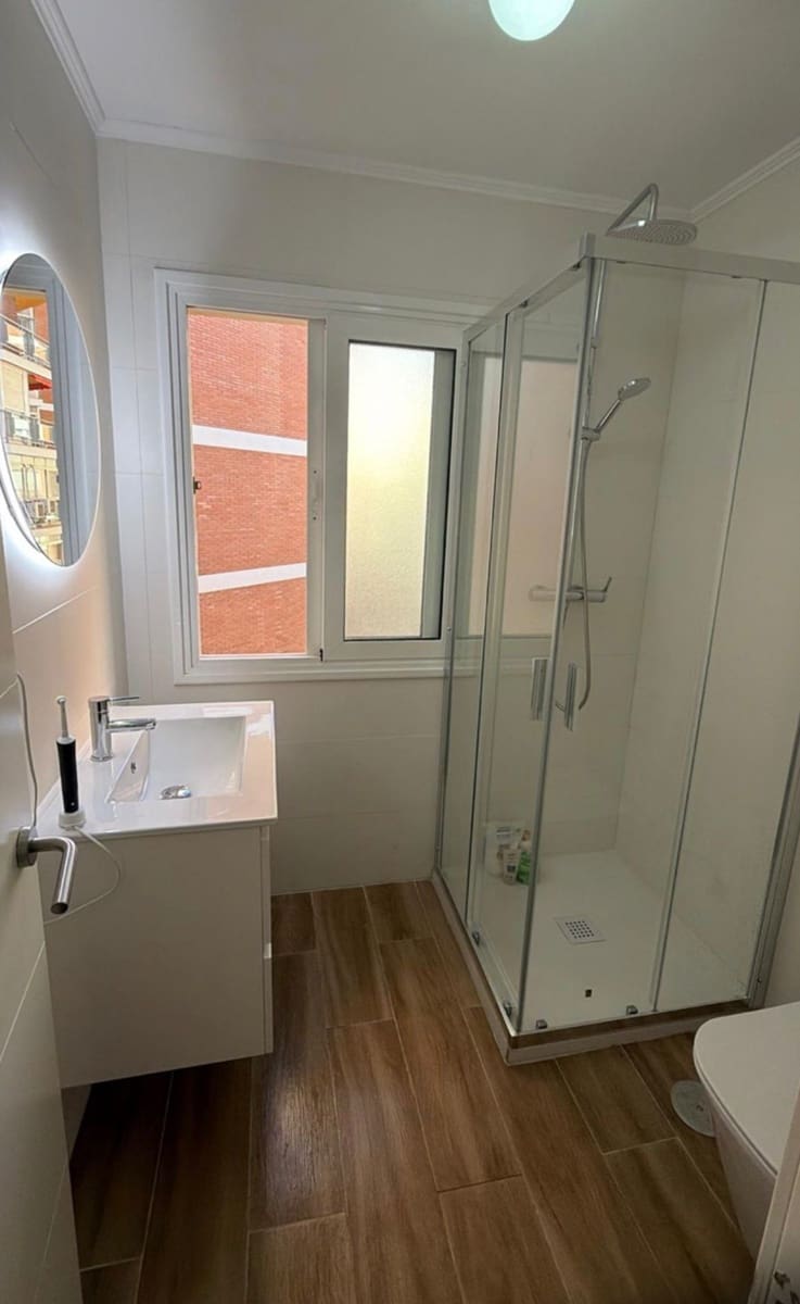 1 soveværelse Lejlighed til leje i Malaga by - € 950 (Ref: 9789378)