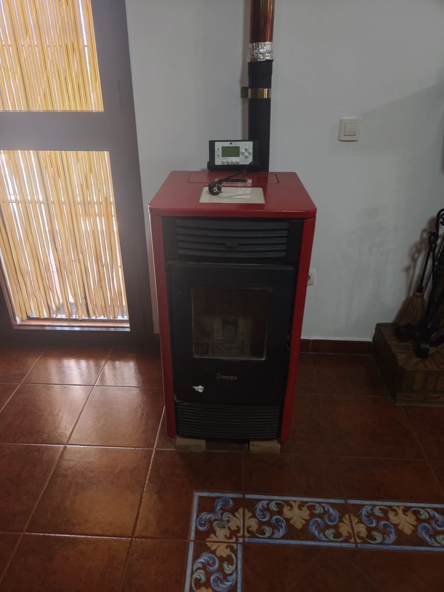 Mark att hyra i Sedella - 900 € (Ref: 9789511)