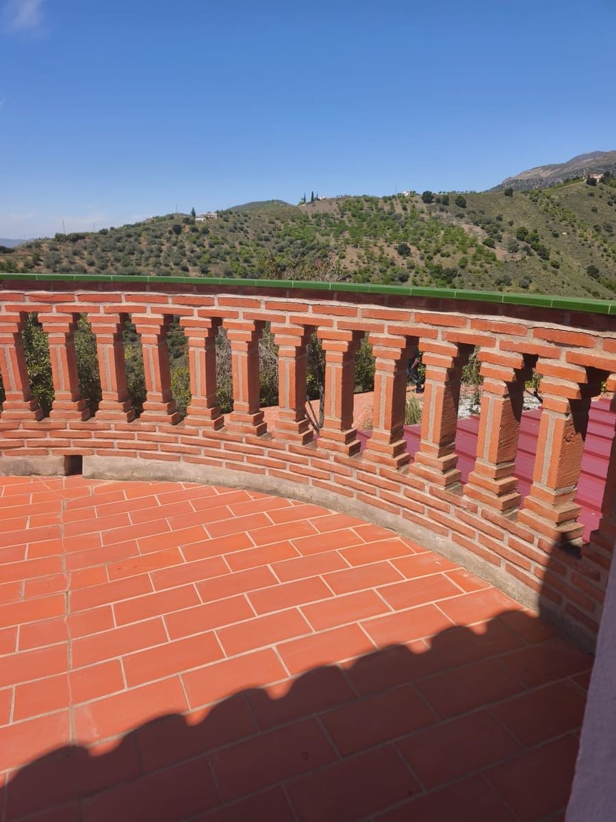 Mark att hyra i Sedella - 900 € (Ref: 9789511)