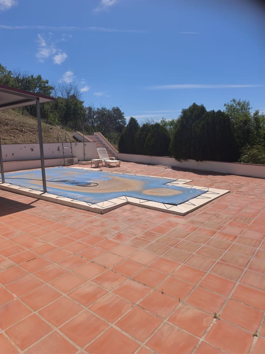 Mark att hyra i Sedella - 900 € (Ref: 9789511)