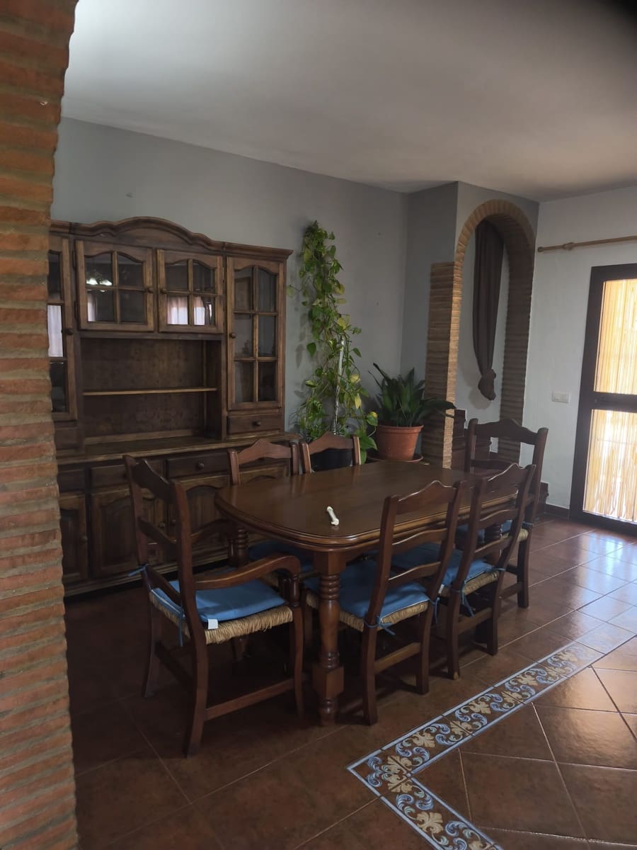 Mark att hyra i Sedella - 900 € (Ref: 9789511)