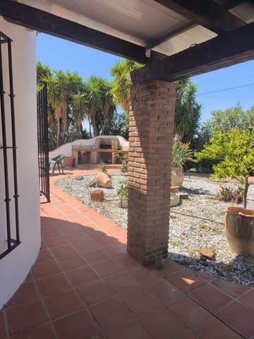 Mark att hyra i Sedella - 900 € (Ref: 9789511)