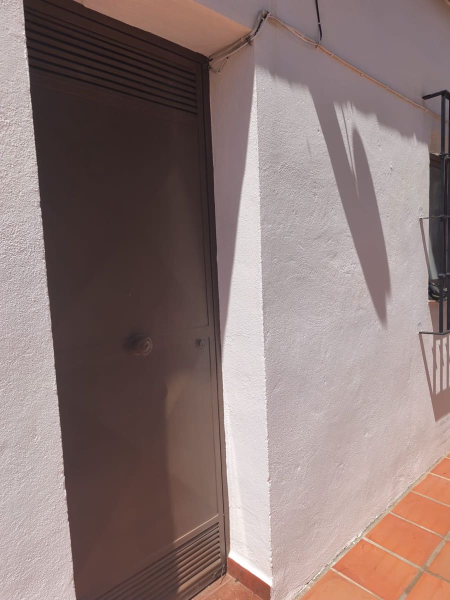 Mark att hyra i Sedella - 900 € (Ref: 9789511)